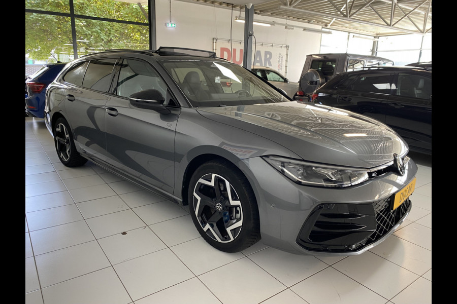 Volkswagen Passat Variant 1.5 eHybrid R-Line Edition 272 PK Panoramadak /Trekhaak /Carplay / Stoelverwarming/ koeling