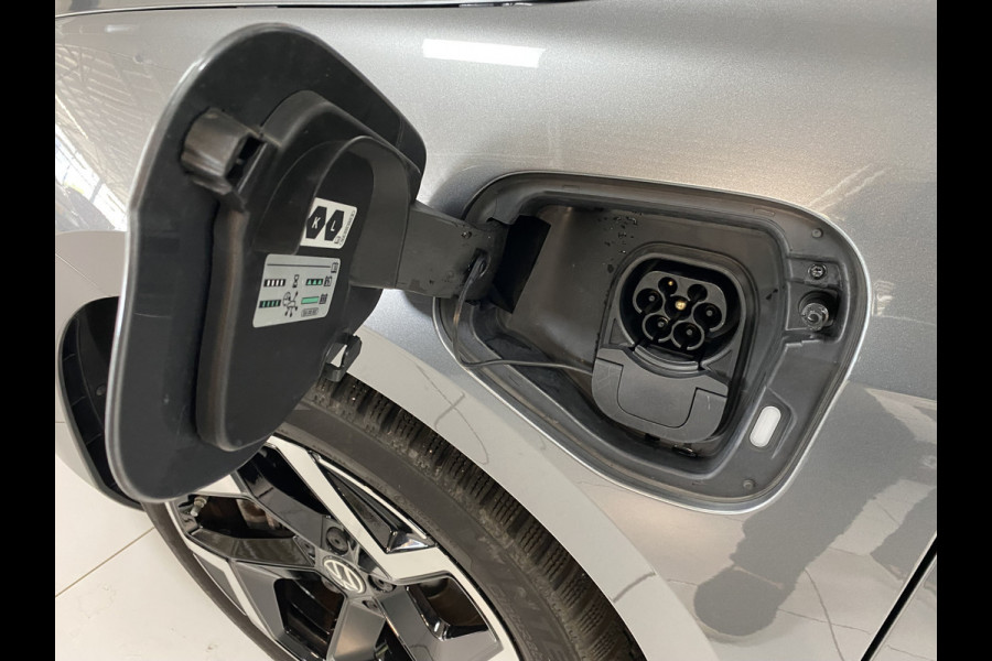 Volkswagen Passat Variant 1.5 eHybrid R-Line Edition 272 PK Panoramadak /Trekhaak /Carplay / Stoelverwarming/ koeling