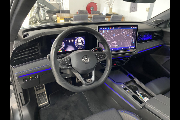 Volkswagen Passat Variant 1.5 eHybrid R-Line Edition 272 PK Panoramadak /Trekhaak /Carplay / Stoelverwarming/ koeling