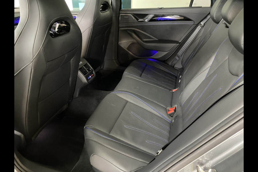 Volkswagen Passat Variant 1.5 eHybrid R-Line Edition 272 PK Panoramadak /Trekhaak /Carplay / Stoelverwarming/ koeling