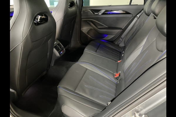 Volkswagen Passat Variant 1.5 eHybrid R-Line Edition 272 PK Panoramadak /Trekhaak /Carplay / Stoelverwarming/ koeling