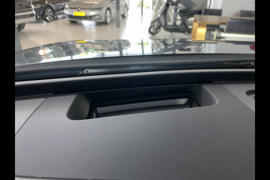 Volkswagen Passat Variant 1.5 eHybrid R-Line Edition 272 PK Panoramadak /Trekhaak /Carplay / Stoelverwarming/ koeling