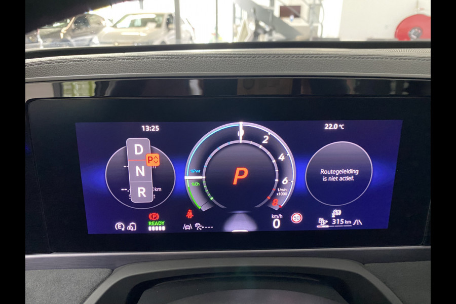 Volkswagen Passat Variant 1.5 eHybrid R-Line Edition 272 PK Panoramadak /Trekhaak /Carplay / Stoelverwarming/ koeling