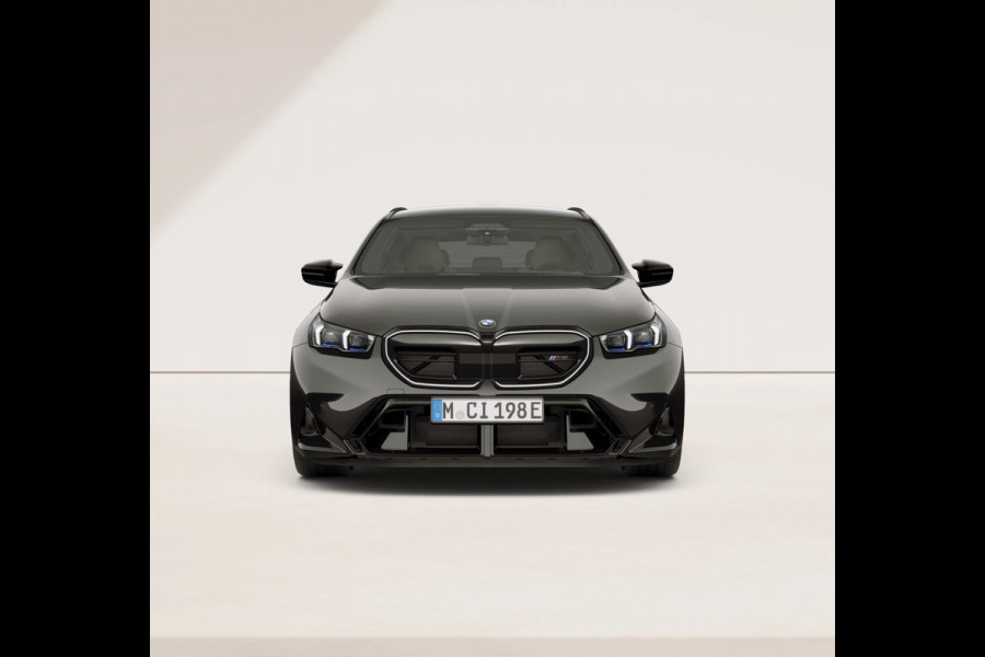 BMW 5 Serie Touring M5 - Pano - Trekhaak - Bowers & Wilkins