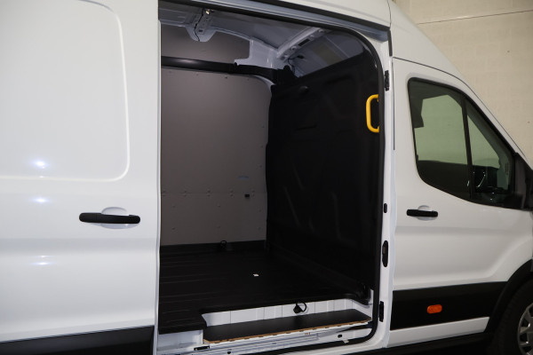 Ford Transit 350 2.0 TDCI L4 H3 130pk Navigatie Trekhaak 2.8T