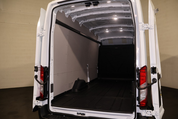 Ford Transit 350 2.0 TDCI L4 H3 130pk Navigatie Trekhaak 2.8T