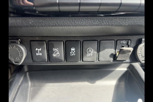 Toyota Hilux 2.4 D-4D-F Double Cab Professional