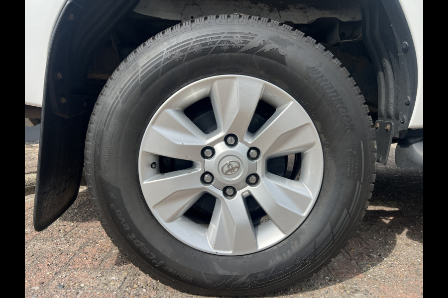 Toyota Hilux 2.4 D-4D-F Double Cab Professional