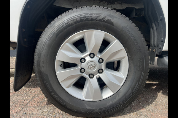 Toyota Hilux 2.4 D-4D-F Double Cab Professional