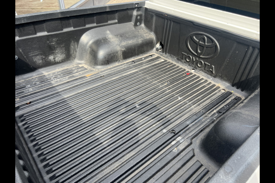 Toyota Hilux 2.4 D-4D-F Double Cab Professional