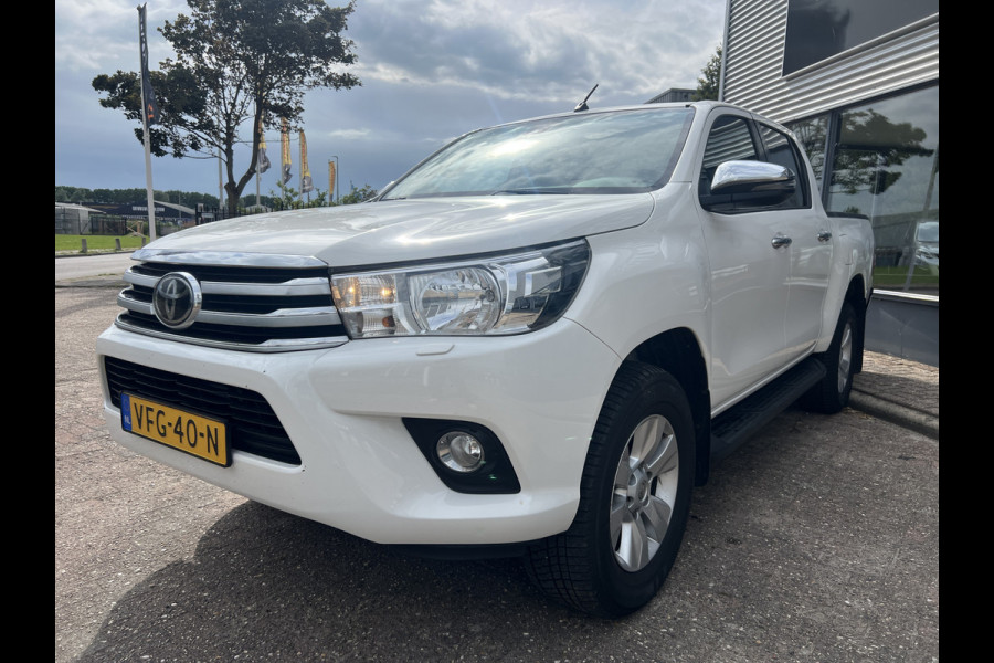 Toyota Hilux 2.4 D-4D-F Double Cab Professional