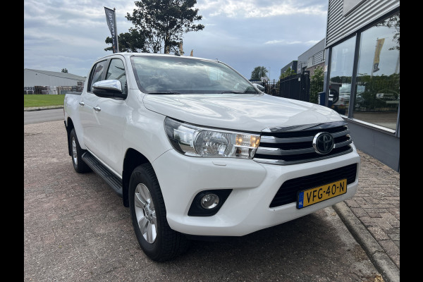 Toyota Hilux 2.4 D-4D-F Double Cab Professional