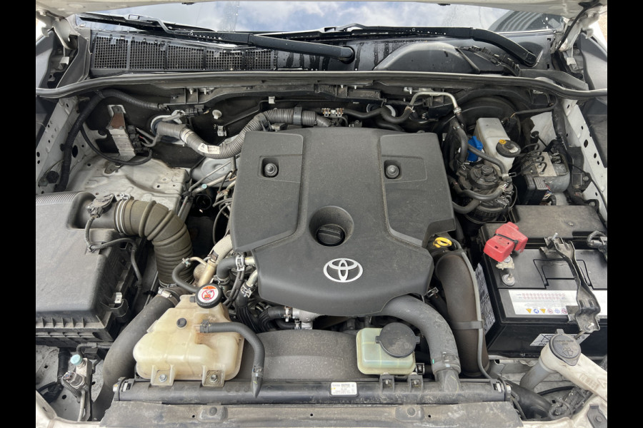 Toyota Hilux 2.4 D-4D-F Double Cab Professional