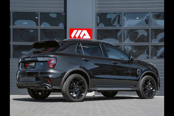 Lynk & Co 01 1.5 Black Edition Panoramadak|360° Camera|ACC|Stoelverwarming|Navi|Carplay