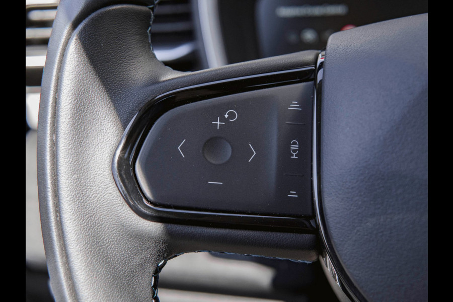 Lynk & Co 01 1.5 Black Edition Panoramadak|360° Camera|ACC|Stoelverwarming|Navi|Carplay