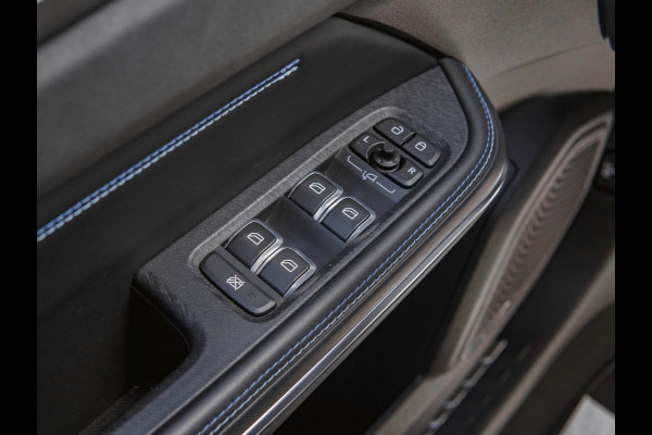 Lynk & Co 01 1.5 Black Edition Panoramadak|360° Camera|ACC|Stoelverwarming|Navi|Carplay