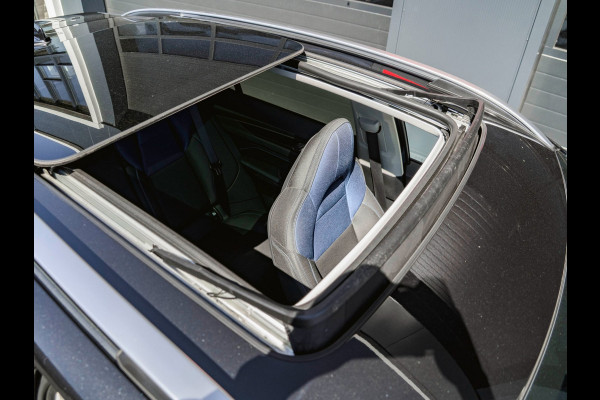Lynk & Co 01 1.5 Black Edition Panoramadak|360° Camera|ACC|Stoelverwarming|Navi|Carplay