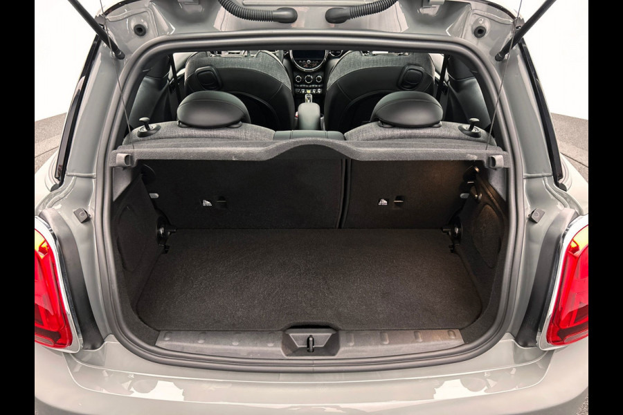 MINI Electric MINI Electric Collection 33 kWh | SOH 96% | Dealer Onderhouden | Panoramadak | Camera | Carplay | Stoelverwarming |