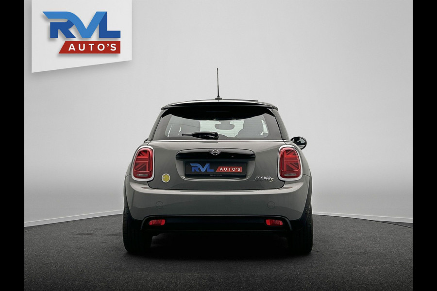 MINI Electric MINI Electric Collection 33 kWh | SOH 96% | Dealer Onderhouden | Panoramadak | Camera | Carplay | Stoelverwarming |