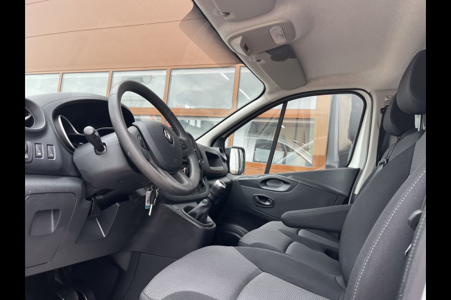 Renault Trafic 2.0 dCi 120pk L2 Comfort 3p Lease €270 p/m, Trekhaak, Airco, PDC, Cruise controle, Onderhoudshistorie aanwezig
