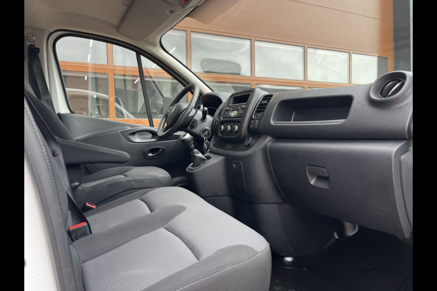 Renault Trafic 2.0 dCi 120pk L2 Comfort 3p Lease €270 p/m, Trekhaak, Airco, PDC, Cruise controle, Onderhoudshistorie aanwezig