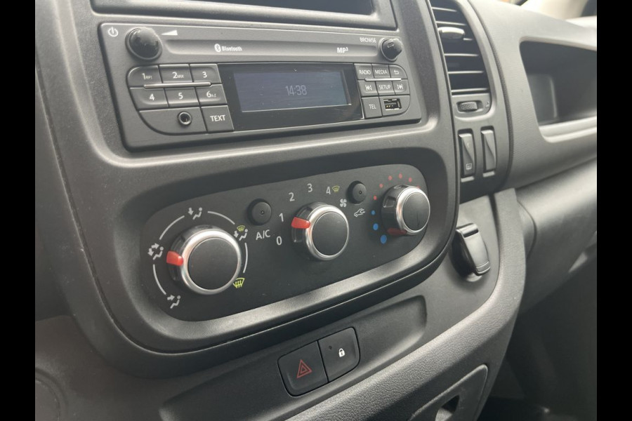 Renault Trafic 2.0 dCi 120pk L2 Comfort 3p Lease €270 p/m, Trekhaak, Airco, PDC, Cruise controle, Onderhoudshistorie aanwezig
