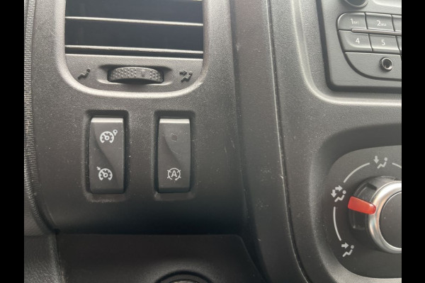 Renault Trafic 2.0 dCi 120pk L2 Comfort 3p Lease €270 p/m, Trekhaak, Airco, PDC, Cruise controle, Onderhoudshistorie aanwezig