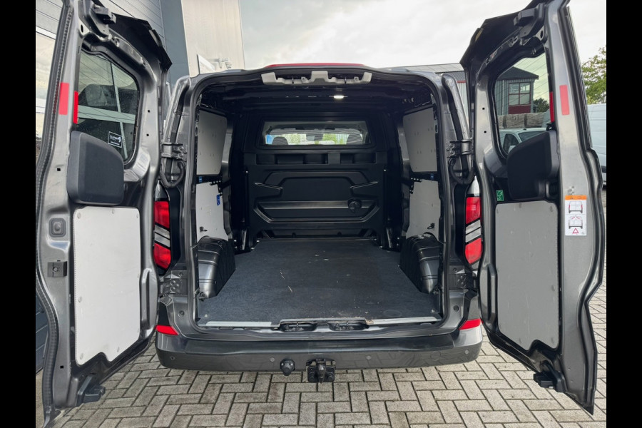 Ford Transit Custom 320 2.0 TDCI 170pk AWD L2H1 Limited DC Automaat | 6-pers | Trekhaak | Navi | Winterpack | ACC | BLIS | 4WD