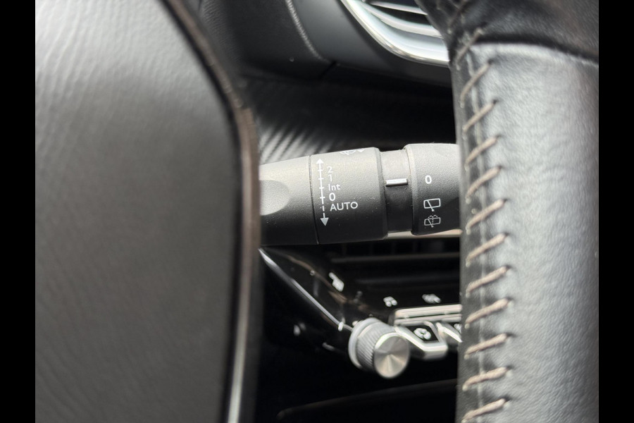 Peugeot 2008 1.2 PureTech Allure 1e Eigenaar|Navi|Camera|i-Cockpit|Clima|Cruise|Stoelverwarming|Carplay|PDC|APK tot 06-2028