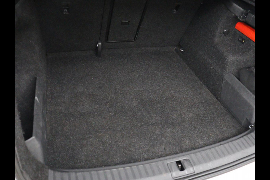 Škoda Enyaq iV 80 | SOH 92,1% | Memory | Half leder | Stuur/stoel verwarming | Adaptive cruise | Lane assist | Dode hoek | Carplay | Sfeer verlichting | Camera | Climate control | Elektrische achterklep