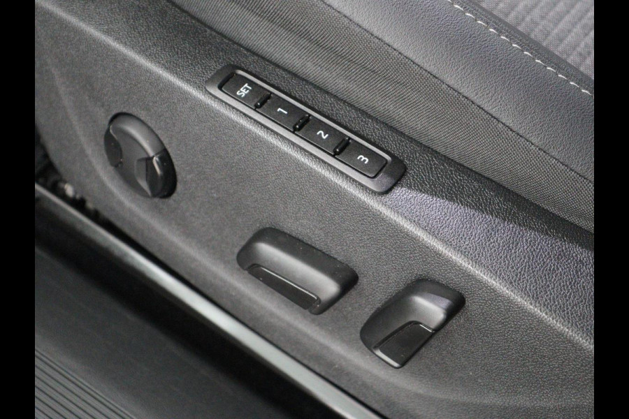 Škoda Enyaq iV 80 | SOH 92,1% | Memory | Half leder | Stuur/stoel verwarming | Adaptive cruise | Lane assist | Dode hoek | Carplay | Sfeer verlichting | Camera | Climate control | Elektrische achterklep