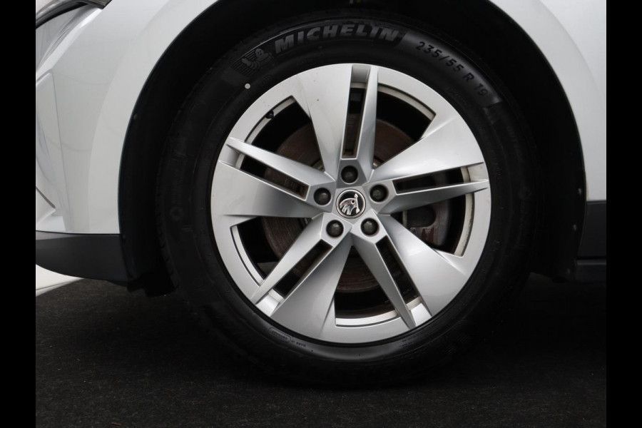 Škoda Enyaq iV 80 | SOH 92,1% | Memory | Half leder | Stuur/stoel verwarming | Adaptive cruise | Lane assist | Dode hoek | Carplay | Sfeer verlichting | Camera | Climate control | Elektrische achterklep