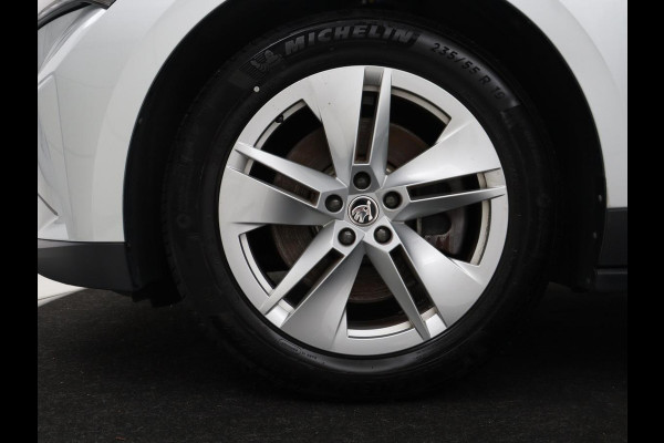 Škoda Enyaq iV 80 | SOH 92,1% | Memory | Half leder | Stuur/stoel verwarming | Adaptive cruise | Lane assist | Dode hoek | Carplay | Sfeer verlichting | Camera | Climate control | Elektrische achterklep