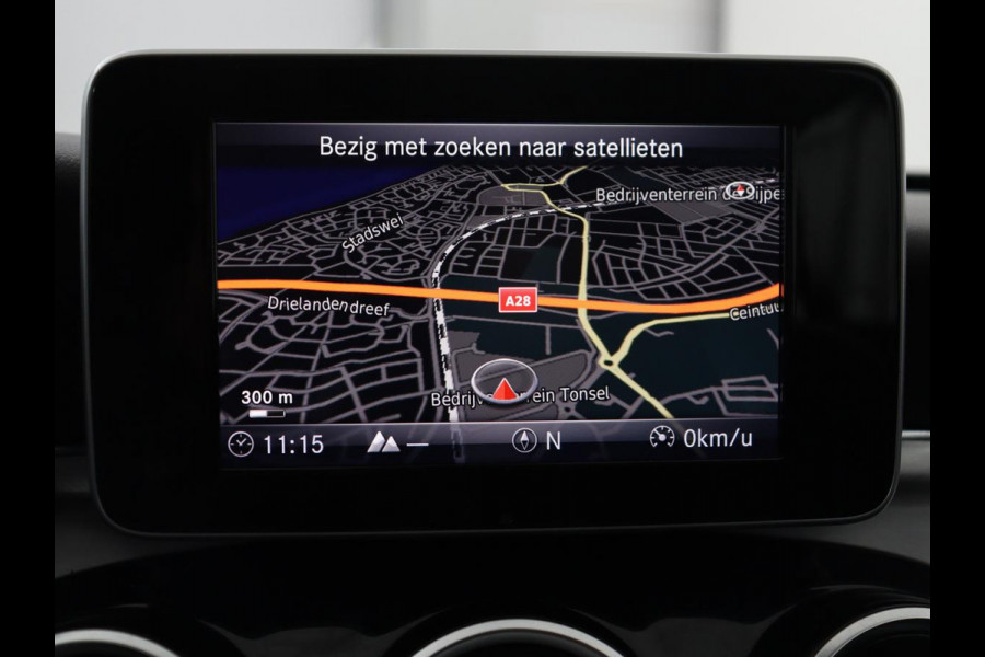 Mercedes-Benz C-Klasse Estate 180 Business Solution | Half leder | Stoelverwarming | Navigatie | Bluetooth | Camera | Park assist | Cruise control | Climate control | Elektrische achterklep | Trekhaak