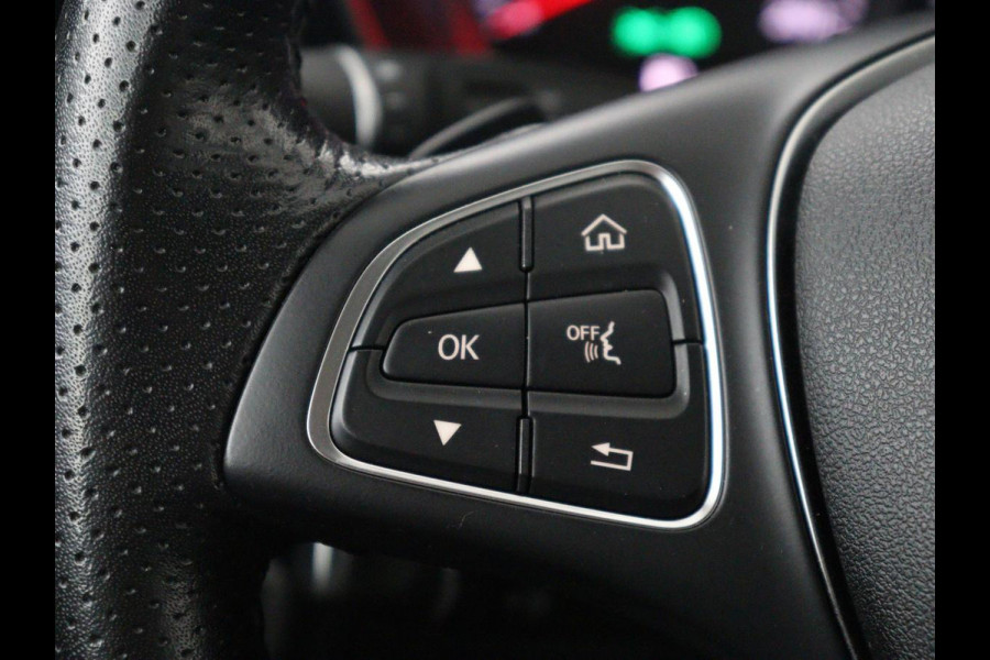 Mercedes-Benz C-Klasse Estate 180 Business Solution | Half leder | Stoelverwarming | Navigatie | Bluetooth | Camera | Park assist | Cruise control | Climate control | Elektrische achterklep | Trekhaak