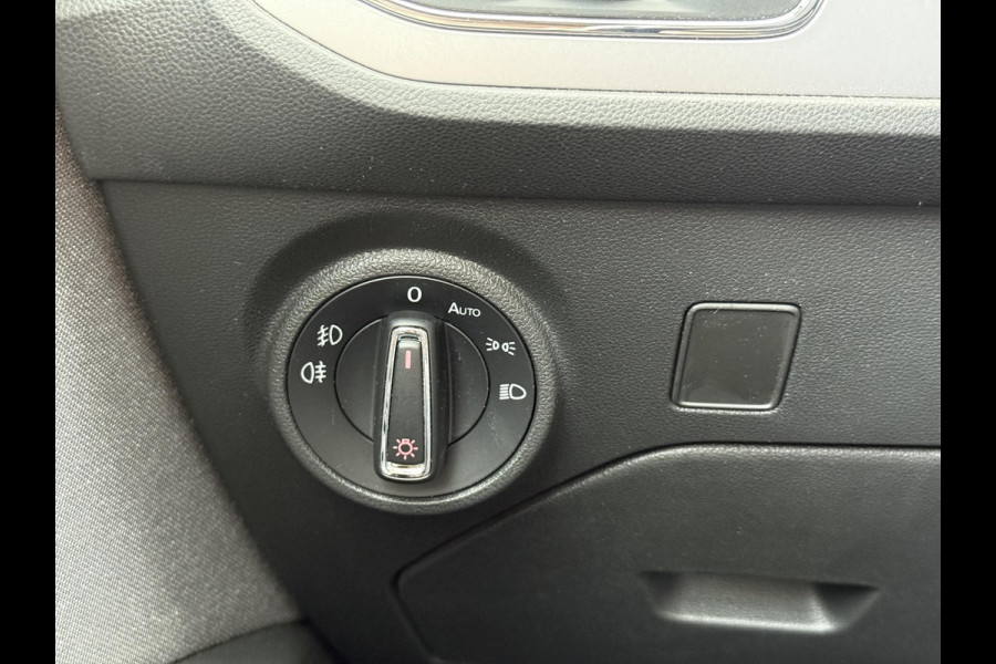 Seat Leon 1.0 EcoTSI Style Business Intense Navi|PDC V+A|Clima|Carplay|Cruise|N.A.P|APK tot 02-2027