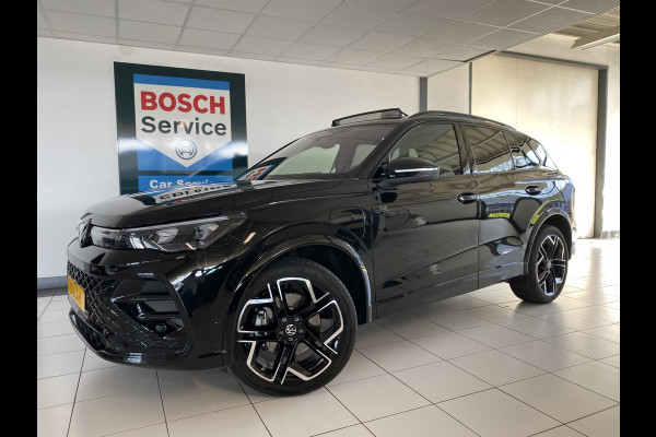 Volkswagen Tiguan 1.5 eHybrid R-Line Edition 272 PK Black-Style Panoramadak ,  Headup , Dynamic Light, Trekhaak, Leer , Massage stoelen