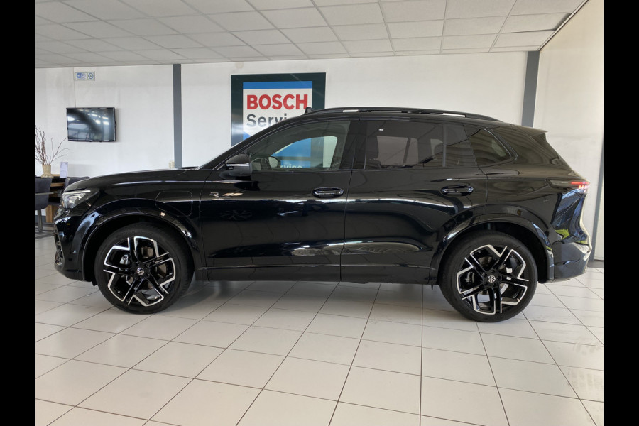 Volkswagen Tiguan 1.5 eHybrid R-Line Edition 272 PK Black-Style Panoramadak ,  Headup , Dynamic Light, Trekhaak, Leer , Massage stoelen