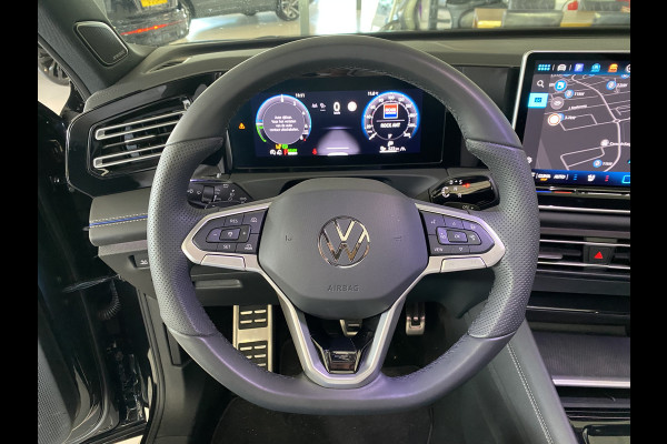 Volkswagen Tiguan 1.5 eHybrid R-Line Edition 272 PK Black-Style Panoramadak ,  Headup , Dynamic Light, Trekhaak, Leer , Massage stoelen