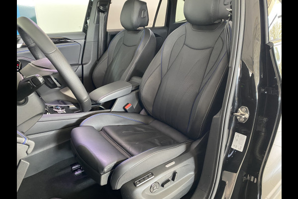 Volkswagen Tiguan 1.5 eHybrid R-Line Edition 272 PK Black-Style Panoramadak ,  Headup , Dynamic Light, Trekhaak, Leer , Massage stoelen