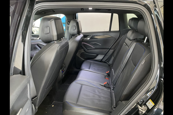 Volkswagen Tiguan 1.5 eHybrid R-Line Edition 272 PK Black-Style Panoramadak ,  Headup , Dynamic Light, Trekhaak, Leer , Massage stoelen