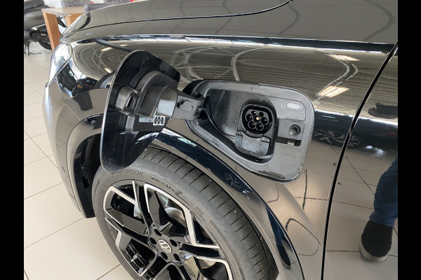 Volkswagen Tiguan 1.5 eHybrid R-Line Edition 272 PK Black-Style Panoramadak ,  Headup , Dynamic Light, Trekhaak, Leer , Massage stoelen