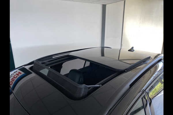 Volkswagen Tiguan 1.5 eHybrid R-Line Edition 272 PK Black-Style Panoramadak ,  Headup , Dynamic Light, Trekhaak, Leer , Massage stoelen