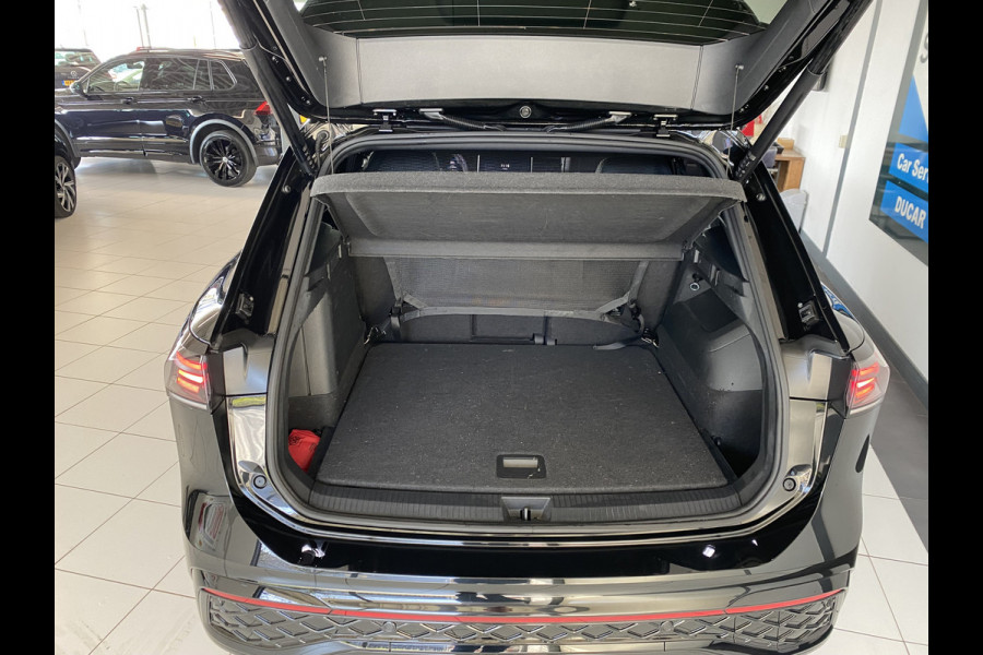 Volkswagen Tiguan 1.5 eHybrid R-Line Edition 272 PK Black-Style Panoramadak ,  Headup , Dynamic Light, Trekhaak, Leer , Massage stoelen