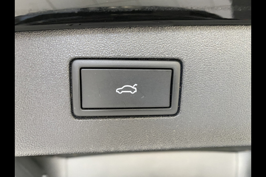 Volkswagen Tiguan 1.5 eHybrid R-Line Edition 272 PK Black-Style Panoramadak ,  Headup , Dynamic Light, Trekhaak, Leer , Massage stoelen
