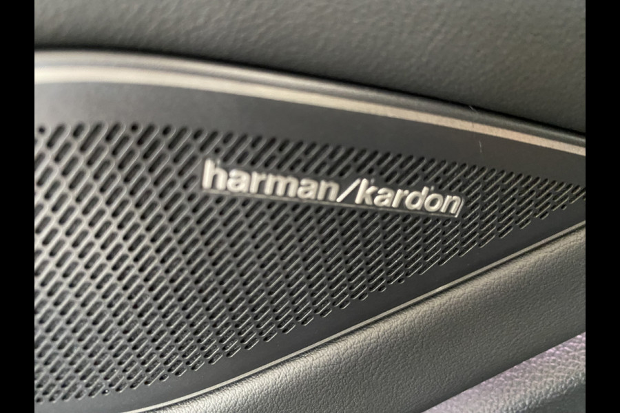 Volkswagen Tiguan 1.5 eHybrid R-Line Edition 272 PK Black-Style Panoramadak ,  Headup , Dynamic Light, Trekhaak, Leer , Massage stoelen