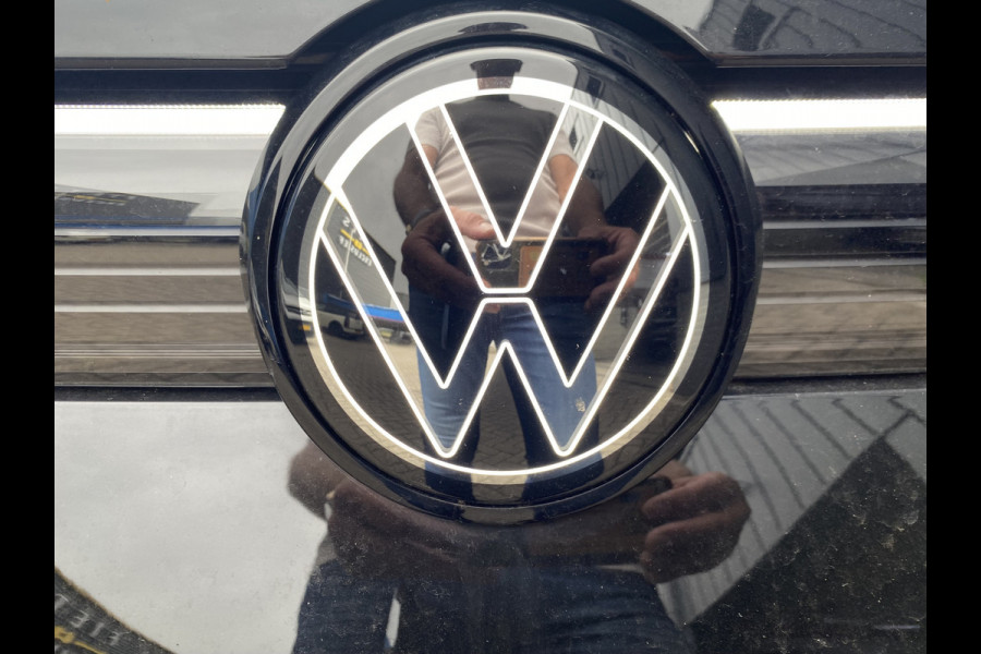 Volkswagen Tiguan 1.5 eHybrid R-Line Edition 272 PK Black-Style Panoramadak ,  Headup , Dynamic Light, Trekhaak, Leer , Massage stoelen