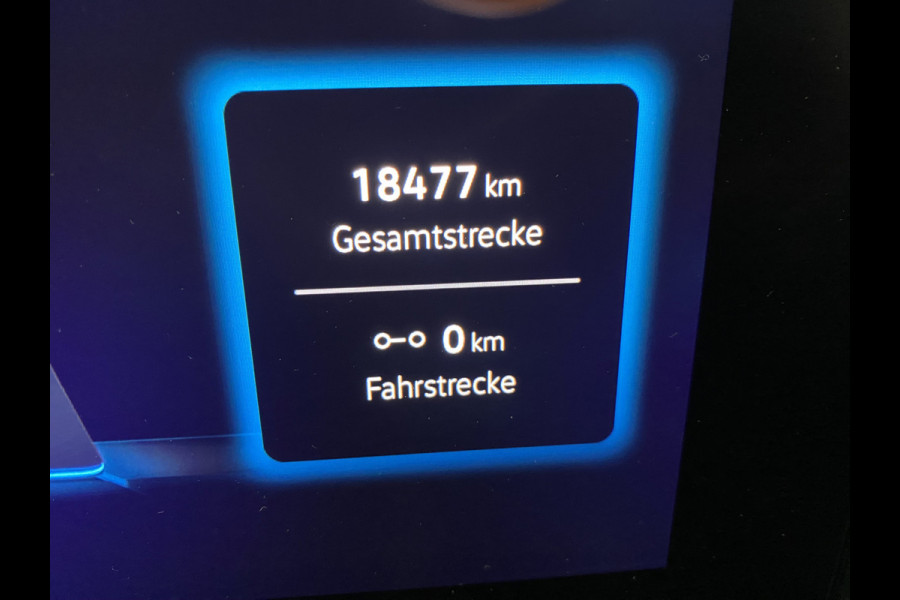 Volkswagen Tiguan 1.5 eHybrid R-Line Edition 272 PK Black-Style Panoramadak ,  Headup , Dynamic Light, Trekhaak, Leer , Massage stoelen