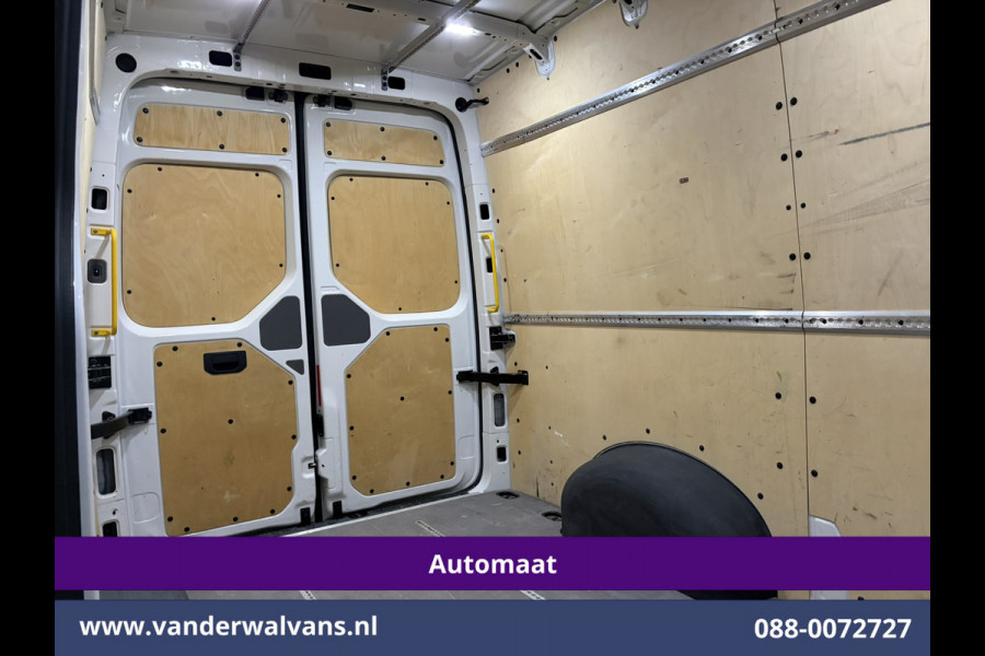 Volkswagen Crafter 2.0 TDI 141pk Automaat L3H3 L2H2 Euro6 Airco | Camera | Navigatie | Apple Carplay Android Auto, Parkeersensoren, Bijrijdersbank, 3000kg trekvermogen