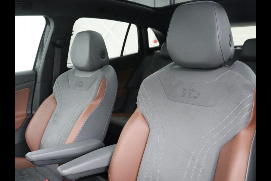 Volkswagen ID.4 First Max 77 kWh | SOH 91,7% | Memory | Panoramadak | Half leder | Head-up | Stoelverwarming | Adaptive cruise | Lane assist | Sfeerverlichting | Carplay | 360 camera | Elektrische achterklep